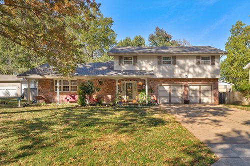 2237 E Rosebrier St, Springfield, MO, 65804-3955 | Card Image
