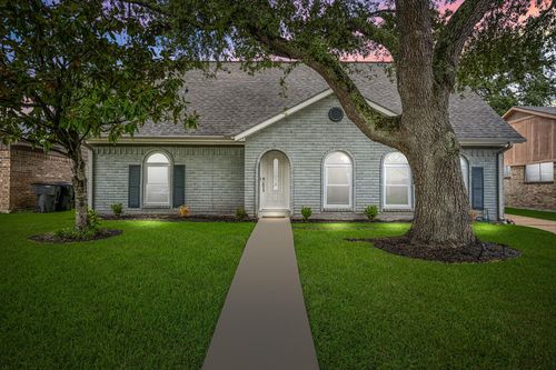 7923 Dawnridge Dr, Houston, TX, 77071-2502 | Card Image