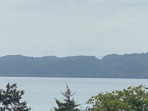 37 Quiet Cove Way, Dandridge, TN, 37725 | Card Image