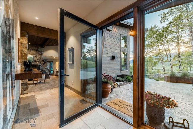 The inviting entry welcomes guests. | Image 13