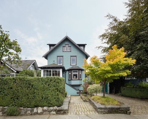 529 E 11th St, North Vancouver, BC, V7L | Card Image