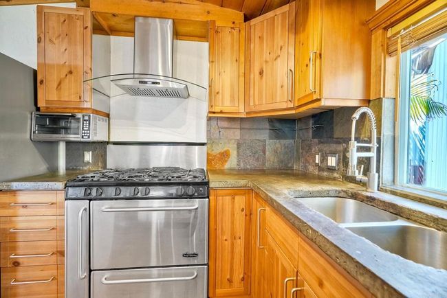 SPC-35 - 123 Jasper St, Home with 2 bedrooms, 1 bathrooms and 1 parking in Encinitas CA | Image 11