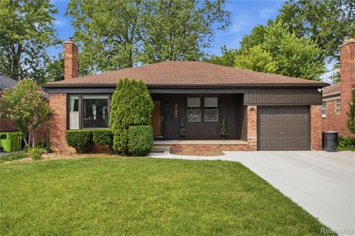 21251 Huntington Ave, Harper Woods, MI, 48225-1805 | Card Image
