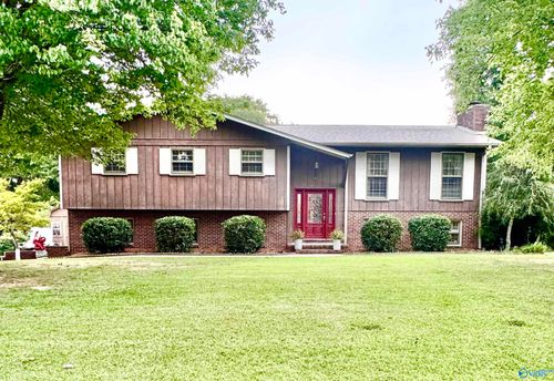 910 Brentwood Dr Ne, Cullman, AL, 35055-2109 | Card Image