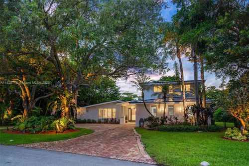 11900 Sw 70th Ave, Pinecrest, FL, 33156-4777 | Card Image