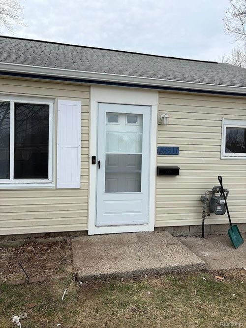 26511 Lehner St, Roseville, MI, 48066-3125 | Card Image