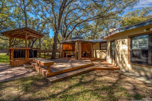 102 Zornia Dr, Castle Hills, TX, 78213-2110 | Card Image