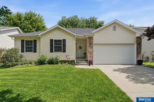 5626 Nw 11th Circle, Lincoln, NE, 68521 | Card Image