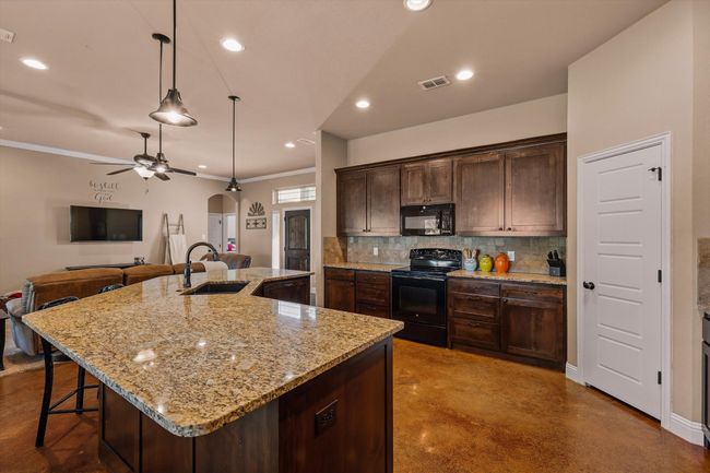 5861 Hayes Rd, House other with 4 bedrooms, 2 bathrooms and null parking in Midlothian TX | Image 9