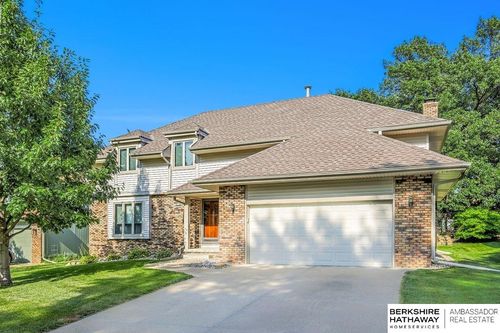 829 S 113th Avenue Cir, Omaha, NE, 68154-1561 | Card Image