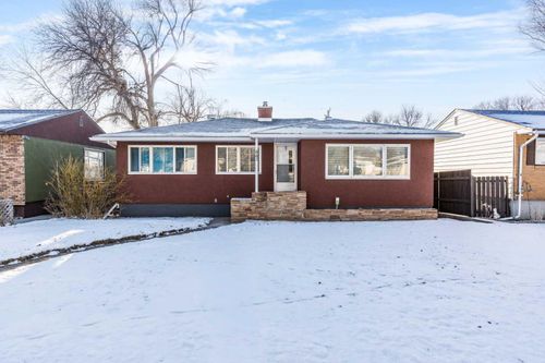 443 11 St Sw, Medicine Hat, AB, T1A4S8 | Card Image