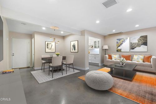20-11912 Riverside Dr, Valley Village, CA, 91607-4021 | Card Image