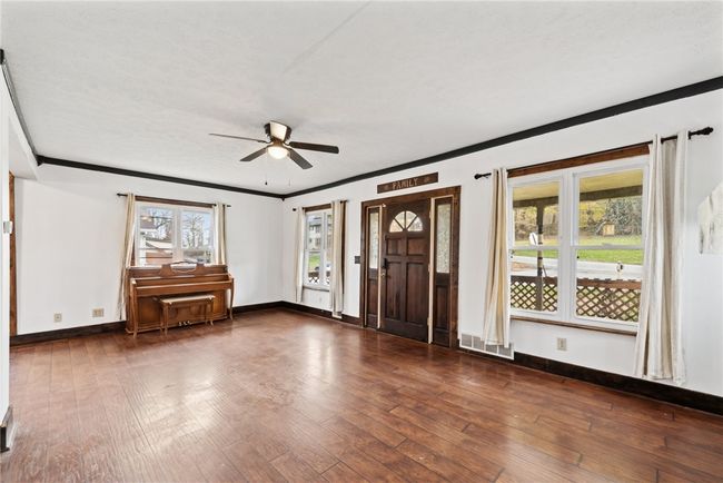 701 Stanley Ave, House other with 4 bedrooms, 2 bathrooms and 2 parking in Springdale PA | Image 5
