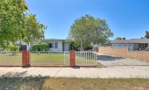 909 W Flora St, Ontario, CA, 91762-3015 | Card Image
