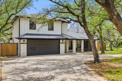 607 Liveoak Dr, Johnson City, TX, 78636-4229 | Card Image