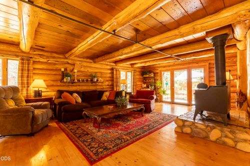 16765 Pine Pl, La Pine, OR, 97739-9745 | Card Image