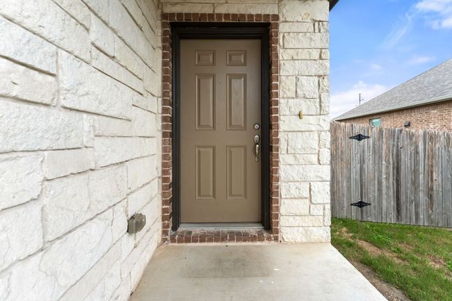 Entrance to property | Image 4