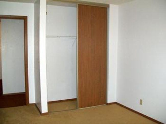 Pheasant Run Bedroom Closet.jpg | Image 8