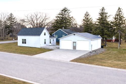 302 W Fir Ave, Frazee, MN, 56544-4001 | Card Image