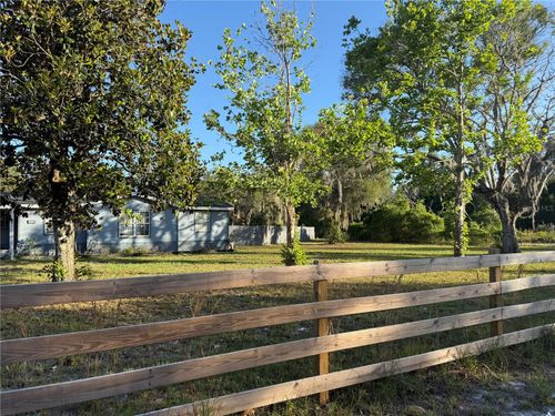 26106 Fishermans Rd, PAISLEY, FL, 32767-9271 | Card Image