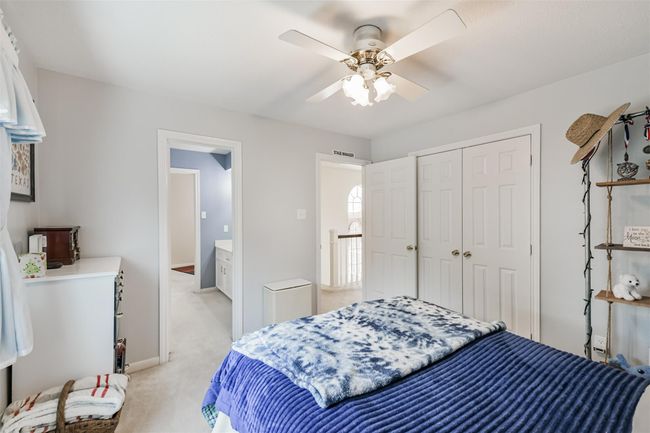 Jack-n-Jill bath shared between BR's 2 and 3. | Image 30