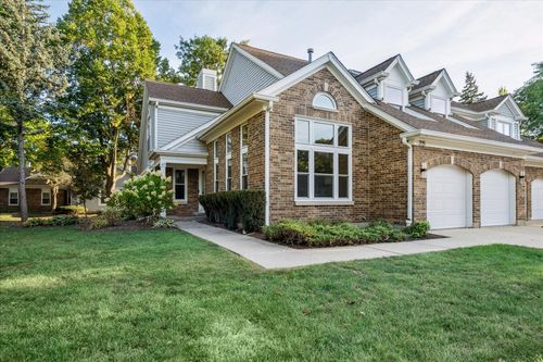 215 Willow Pkwy, Buffalo Grove, IL, 60089-4638 | Card Image