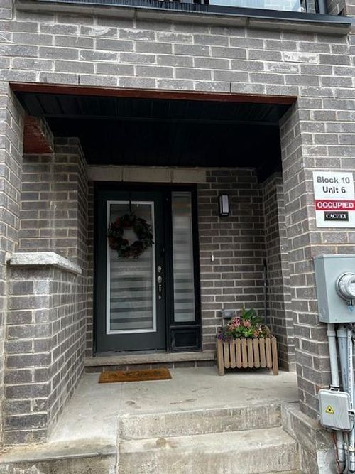 1006-585 Colborne St, Brantford, ON, N3S0K4 | Card Image