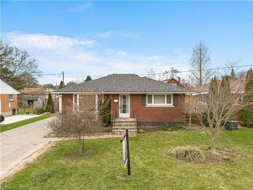 6658 O'Neil St, Niagara Falls, ON, L2J1N1 | Card Image