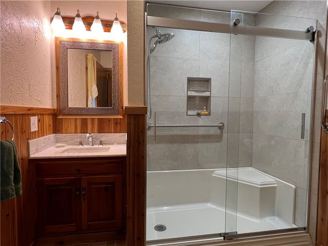 1st Floor Full Bathroom | Image 17
