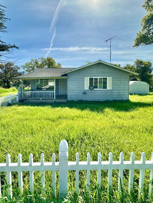 699 Mund Rd, Saint Helena, CA, 94574-9740 | Card Image