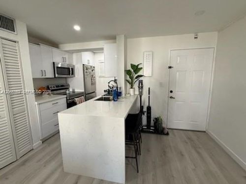 27-8607 Sw 68th Ct, Pinecrest, FL, 33156-1150 | Card Image