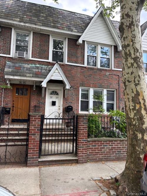 3537 28th Street, New York, NY, 11106 | Card Image