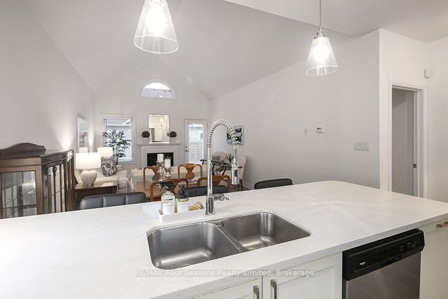 4 Sutton Lane, Condo with 2 bedrooms, 2 bathrooms and 1 parking in Collingwood ON | Image 9