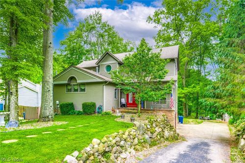 4364 Laburnum Dr, Akron, OH, 44319-4570 | Card Image