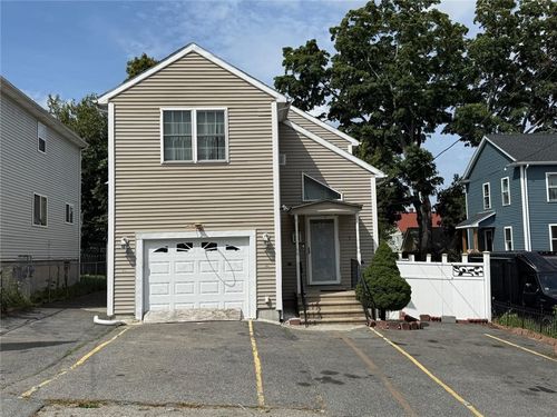 7 Dosco Dr, Providence, RI, 02904-1660 | Card Image