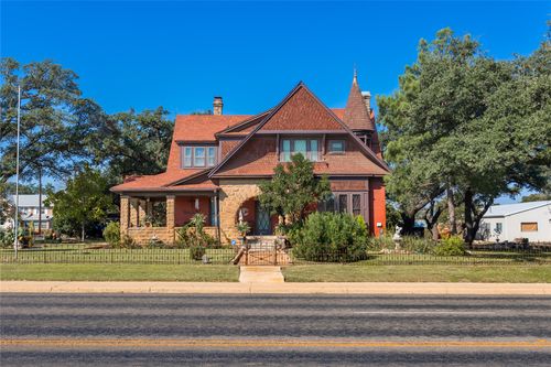 704 S Bridge St, Brady, TX, 76825-5619 | Card Image