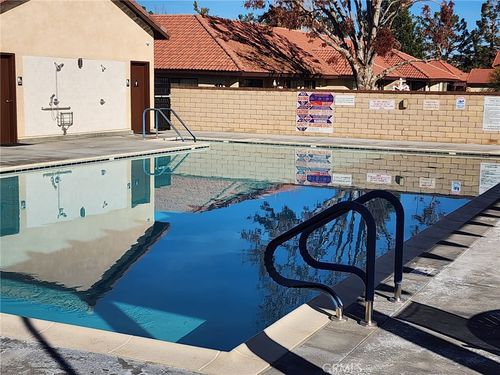 19111 Palo Verde Dr, Apple Valley, CA, 92308-8978 | Card Image