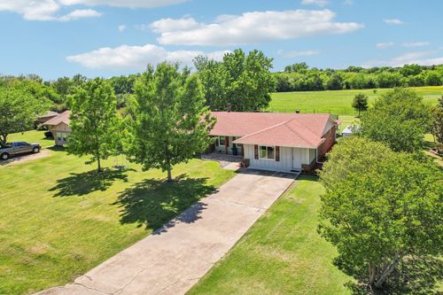 131 Carol Ln, Red Oak, TX, 75154-7603 | Card Image