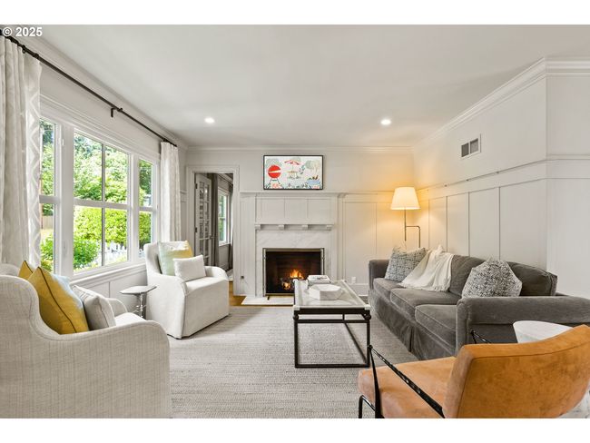 817 D Ave, House other with 3 bedrooms, 4 bathrooms and 2 parking in Lake Oswego OR | Image 6
