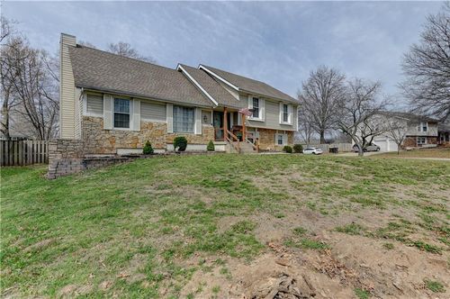 1601 Sw 22nd St, Blue Springs, MO, 64015-5230 | Card Image
