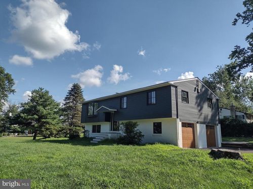 64 Bogle Dr, NEW HOPE, PA, 18938-1002 | Card Image
