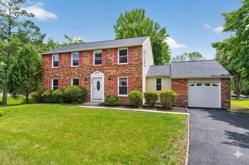 9501 Ironmaster Dr, BURKE, VA, 22015-4176 | Card Image