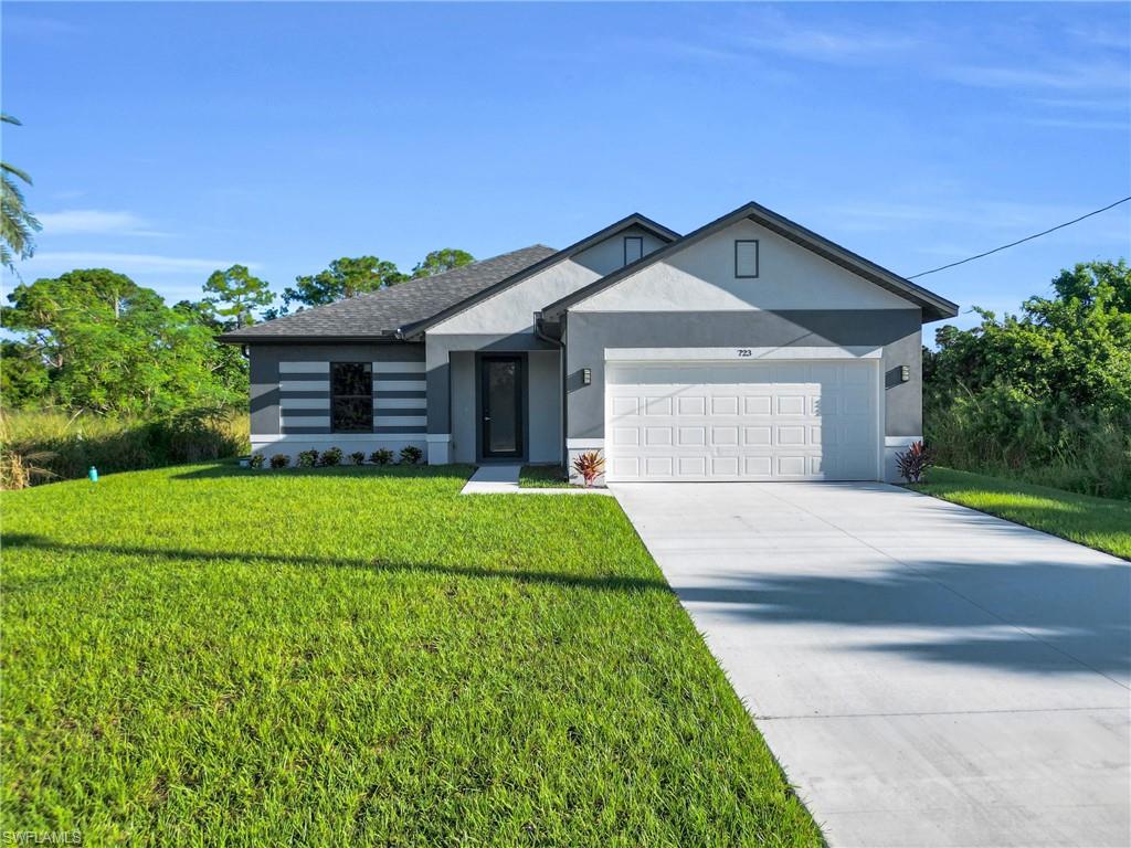 Residential Lease in LEHIGH ACRES