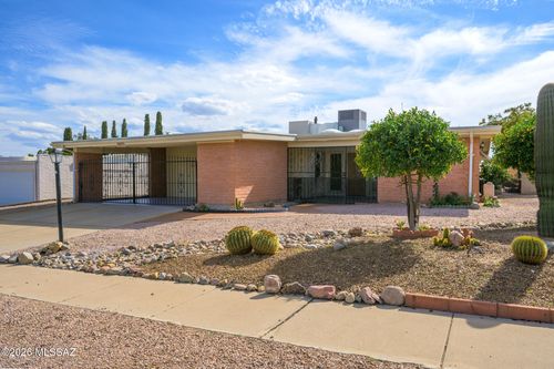 413 W San Ignacio, Green Valley, AZ, 85614-3934 | Card Image