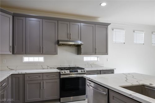 4119 Amberdale Ave, North Las Vegas, NV, 89031-3681 | Card Image