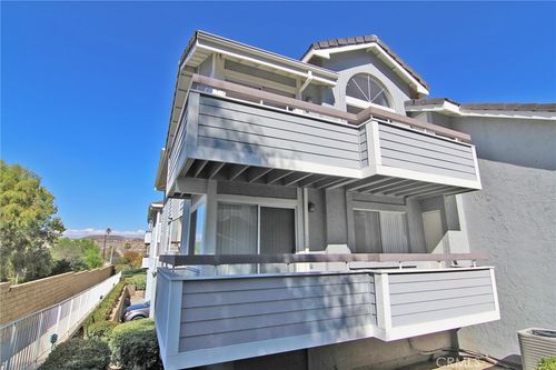 118-26867 Claudette St, Canyon Country, CA, 91351-5589 | Card Image