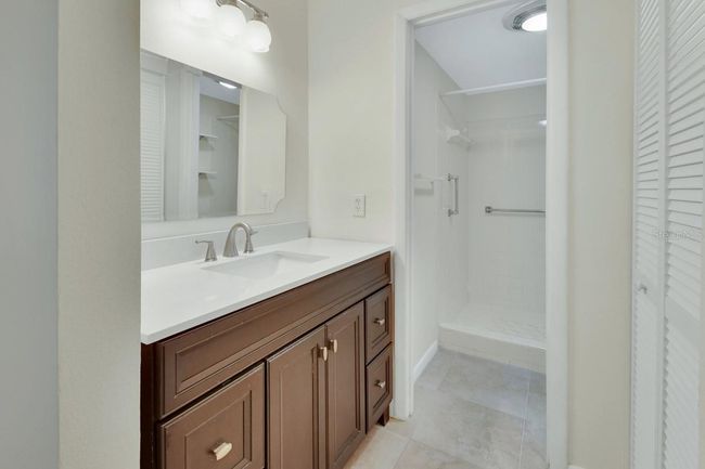 Primary Bathroom | Image 13