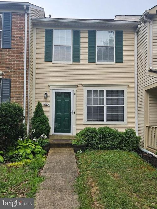 6887 Chasewood Cir, CENTREVILLE, VA, 20121-5032 | Card Image