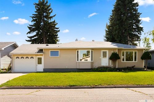 433 9 Ave W, Melville, SK, S0A2P0 | Card Image