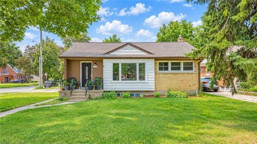 169 Bruce St, Kitchener, ON, N2B1Z2 | Card Image